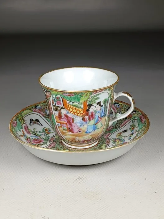Cup and saucer - Porcelain