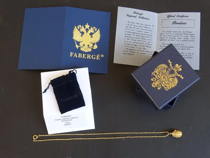Figure - Fabergé style - Crystal Palace Imperial ornament Egg -Certificate of Authenticity - Original box- 24 - Gold plated