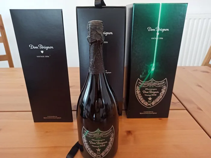 2006 Dom Pérignon, Björk & Chris Cunningham limited Edition - Champagne Brut - 1 Bottle (0.75L)