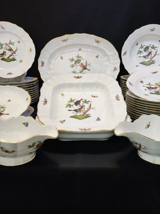 Herend - Dinner set for 12 (44) - Rothschild mit Goldrand "Osier" (36 Teller, 2 Platten, 2 Schalen, 2 Schalen, 2 Saucieren) - Porcelain