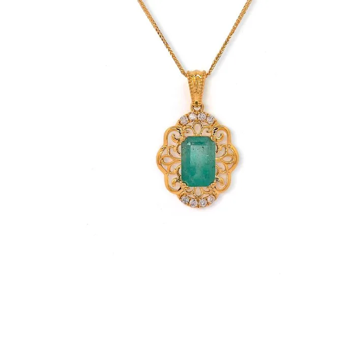 Necklace with pendant - 14 kt. Yellow gold - 0.86ct. tw. Emerald - Diamond