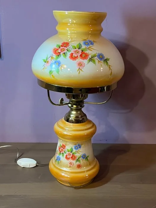 Verrerie de Vianne - Bedside table lamp - Hurricane - Opaline glass