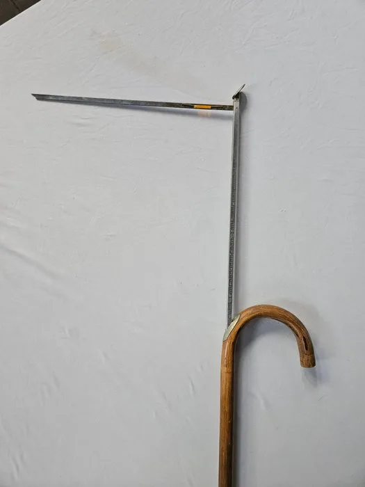 Walking stick - Meetstok horse trader - Wood/bamboo with an extendable sliding caliper made of metal and a spirit level. 1950s / 1960s