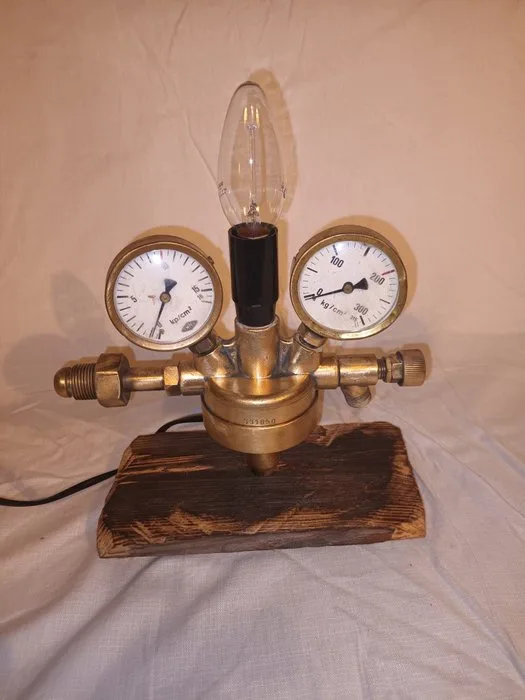 Lamp - Brass - reducing valve manometer
