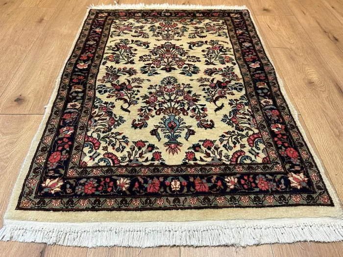 Hand-knotted Chinese rug in Isfahan style with a fine vase pattern. - Rug - 125 cm - 78 cm