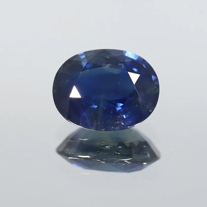 1 pcs Blue Sapphire - 5.02 ct - Asian Institute of Gemological Sciences (AIGS) - NICE BLUE COLOR