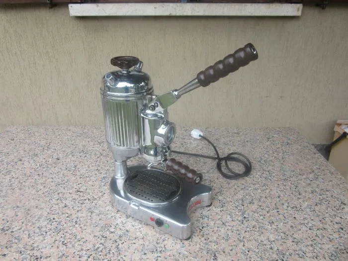 Faema - Coffee maker - Faemina red label - Aluminium, Bronze