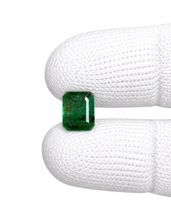 1 pcs Green Emerald - 2.50 ct - International Gemological Institute (IGI) - DEEP GREEN EMERALD