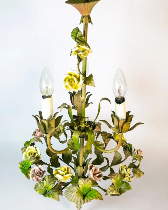 Hanging lamp - Florentine tinwork – floral chandelier in polychrome wrought iron – 3 lights – Italy 1960s/70s