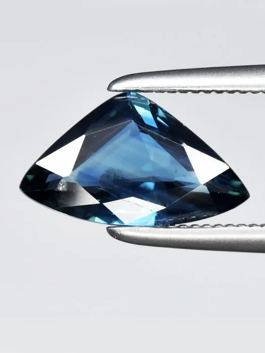 1 pcs Blue Sapphire - 1.07 ct - Antwerp Laboratory for Gemstone Testing (ALGT)