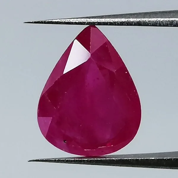 1 pcs Red Ruby - 1.23 ct - Instituto Gemólogico Español (IGE) - Minor