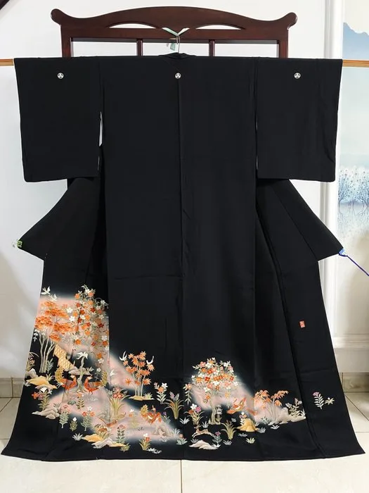 Black tomesode kimono - Japan - Heisei period (1989-present)