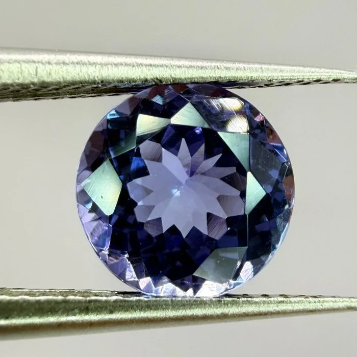 1 pcs Blue, Violet Tanzanite - 2.20 ct - International Gemological Institute (IGI) - Natural tanzanite