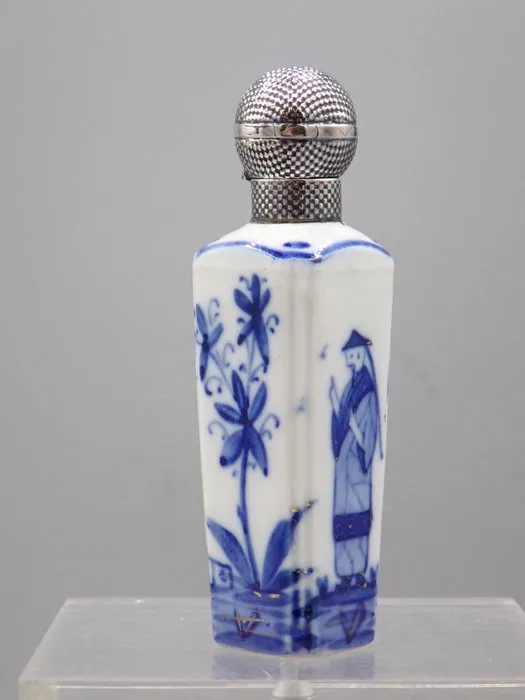 Perfume bottle - Chinoiserie - Porcelain