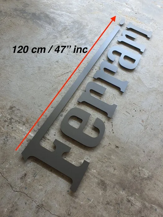 Sign - Ferrari - Professional wall Logo Aluminium*- XXL Size