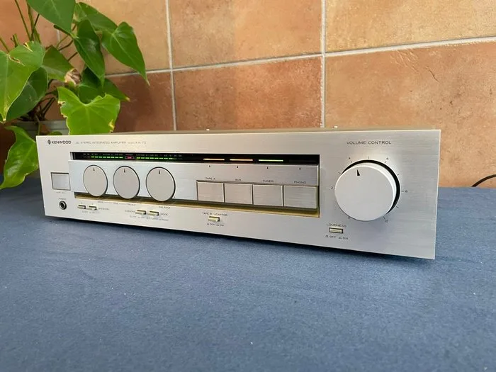 Kenwood - KA-70 Solid state integrated amplifier