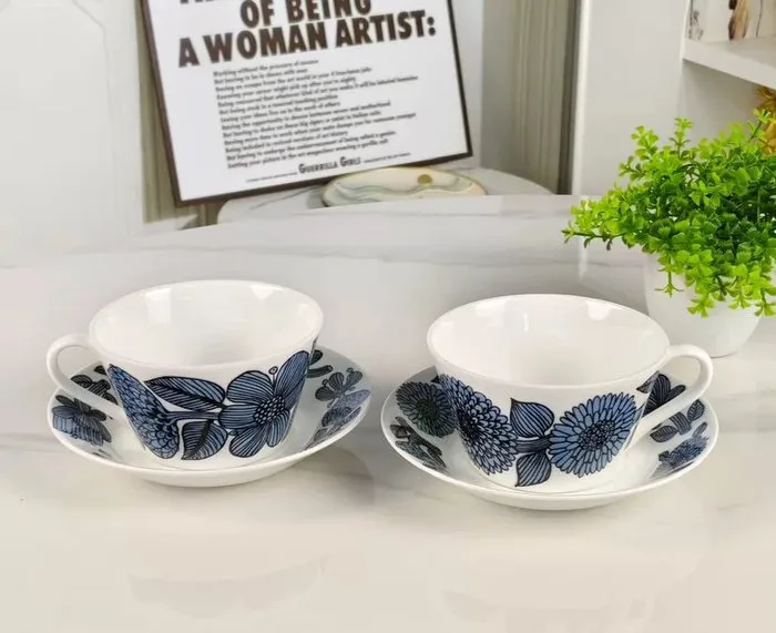 Gustavsberg - Cutlery set (4) - "Blue Chrysanthemum" Cup and Saucer Set - Porcelain