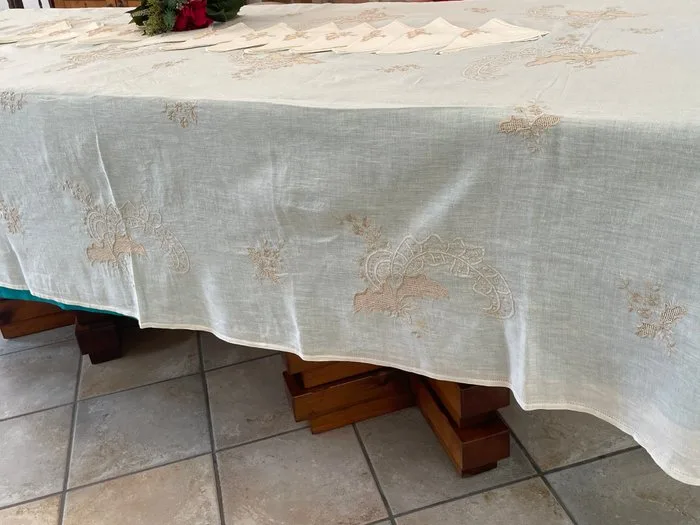 artigianato d'epoca - Tablecloth (13) - 2.86 cm - 1.72 cm - Embroidery done by hand