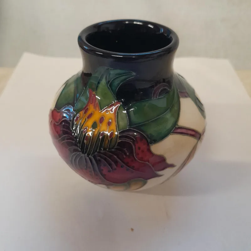 Modern Moorcroft vase in good order, no chips cracks or restoration