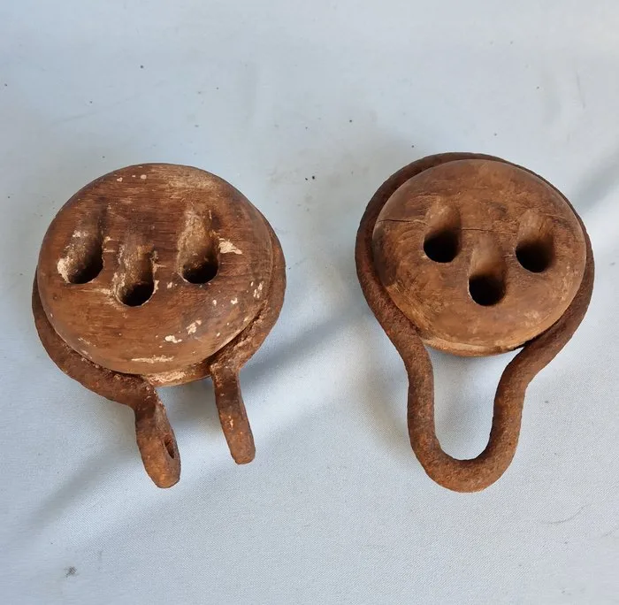 Ship’s pulley, Jufferblokken (2) - Wood, Iron