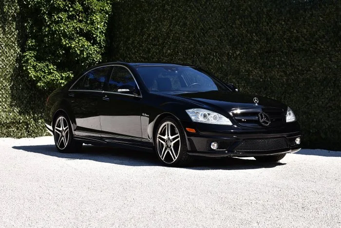 Mercedes-Benz - S63 AMG "Sunroof" Sedan 6,3L V8 - 2008