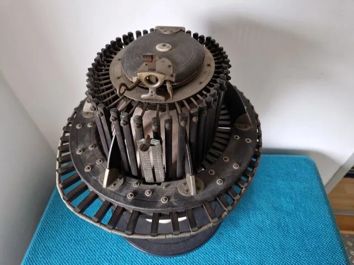 Industrial equipment - Allie Maillard Hat Shaper – Accessories - France - Conformator