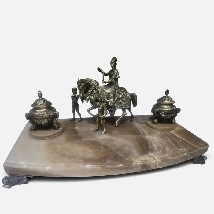 Decorative ornament - Spain - Writing desk marble bronze
