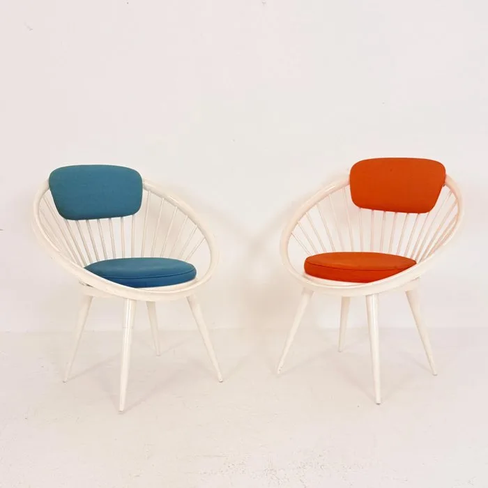 Chair - Wood - A set of two vintage chairs