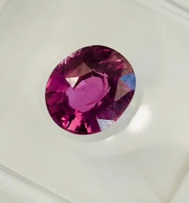 1 pcs Pink Sapphire - 1.40 ct - Antwerp Laboratory for Gemstone Testing (ALGT)