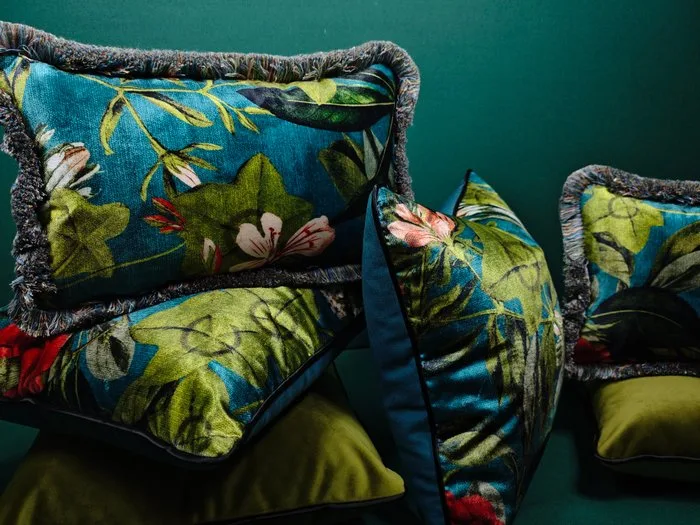 Pillow set with 'Passiflora' by Clarke&Clarke, fabric, filling included - Cushion (6)