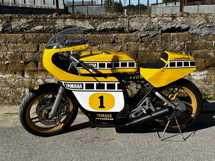 Yamaha - Replica Kenny Roberts - 400 cc - 1982