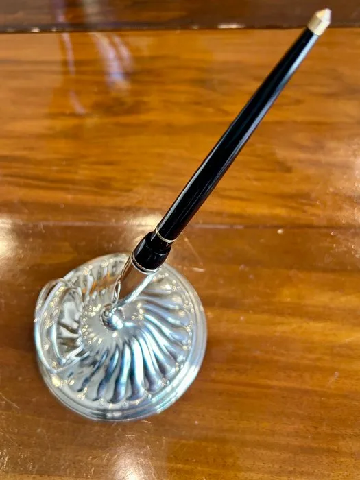 Penholder - Firenze - Raffinato Portapenne e Portafogli da Scrivania in Argento - Pen set