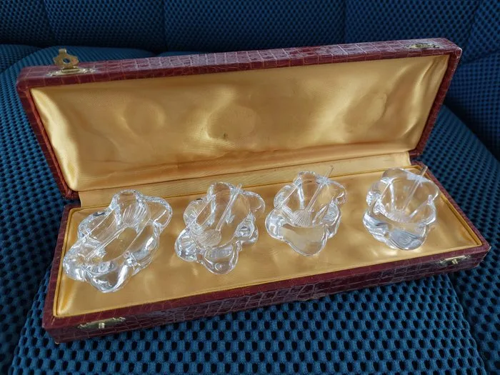 Daum Frères - Salt and pepper shakers - Crystal