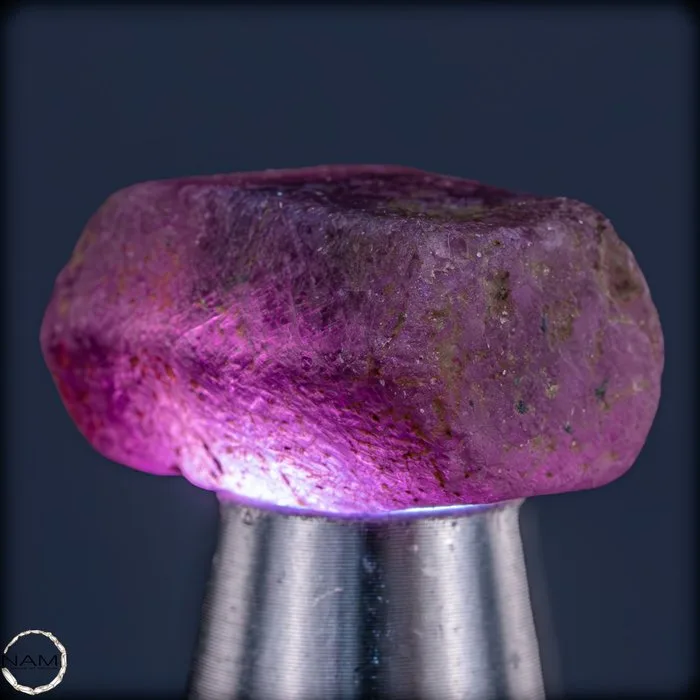 Natural, rarer Padparadscha sapphire – Rough crystal with vibrant brilliance - 47.15 ct- 9.43 g
