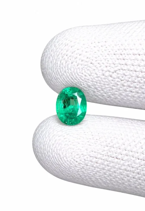 1 pcs Emerald - 1.87 ct - International Gemological Institute (IGI) - VIVID COLOUR EMERALD