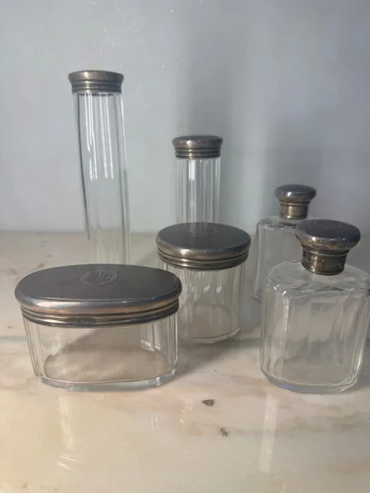 Set of cosmetic accessories (4) -.925 silver - Set of four glass containers with silver lids