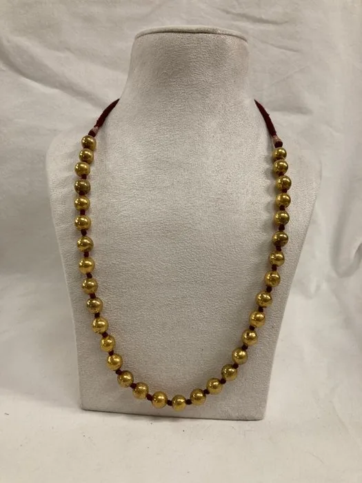 Chain made of wax beads coated with 22k gold. - India - 20th century