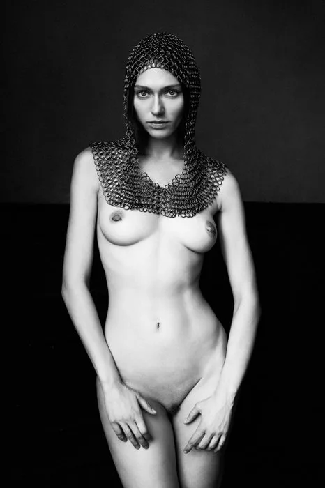 Lida Khaykara - Lady with chainmail