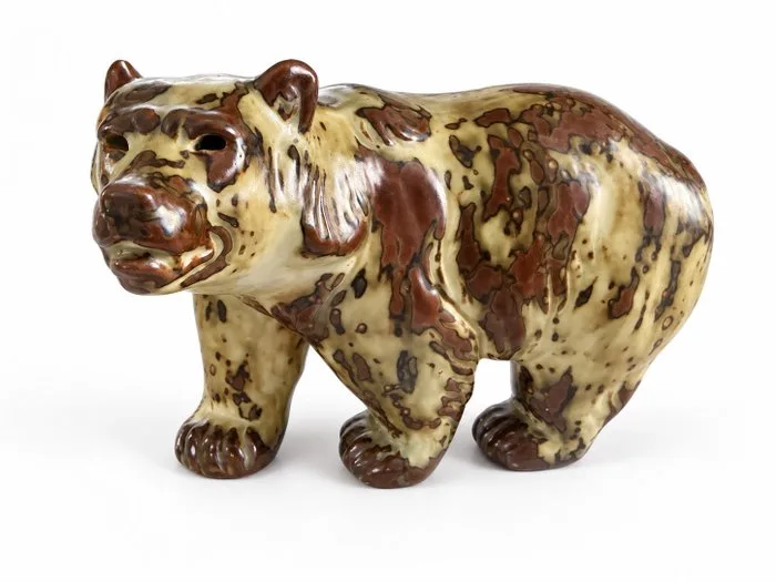 Royal Copenhagen - Knud Kyhn - Sculpture, Royal Copenhagen – Knud Kyhn – Large Bear No. 20155 – Denmark - 13 cm - Stoneware - 1950