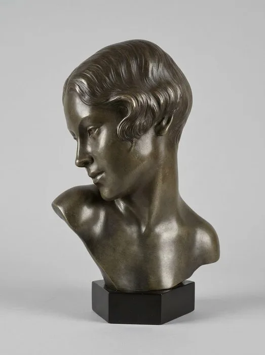 Auguste Henri CARLI (1868-1930) - Bust, Zeldzame Art Deco Buste 'Jonge Vrouw met Watergolf' – A. Carli (Brussel) – Model 2158 - 25 cm - Bronze