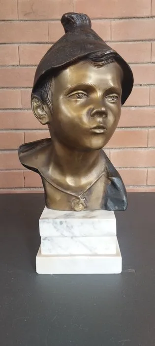 Dal modello di Giovanni De Martino (1870-1935) - Bust, Scugnizzo Napoletano - 41 cm - Bronze, Marble