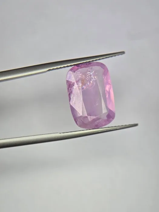 Pink Sapphire - 7.65 ct - Lotus Gemology - PINK- BURMA UNHEATED