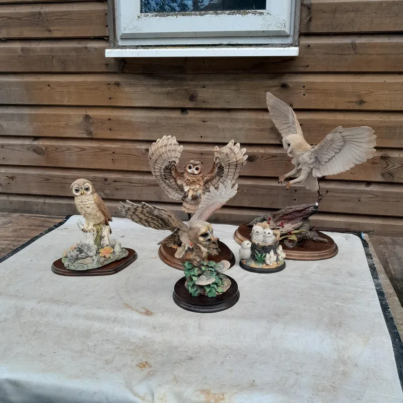 Resin bird ornaments, Country Artists and others note some