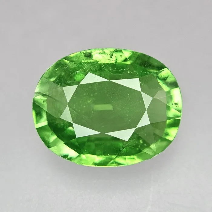 1 pcs Green Garnet - 4.41 ct - International Colored Gemstone Association (ICA GemLab)