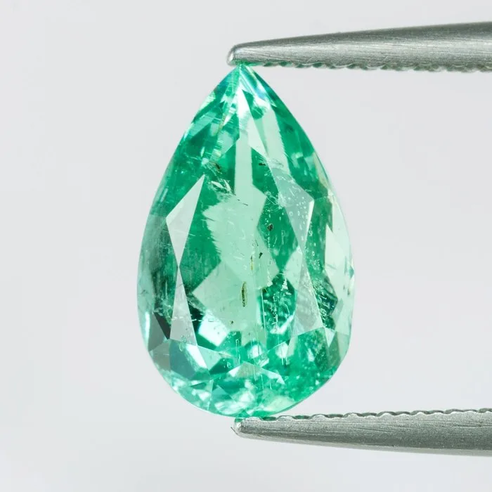 1 pcs Green Emerald - 1.29 ct - Gemological Institute of America (GIA) - Nigeria-No Oil-Legacy