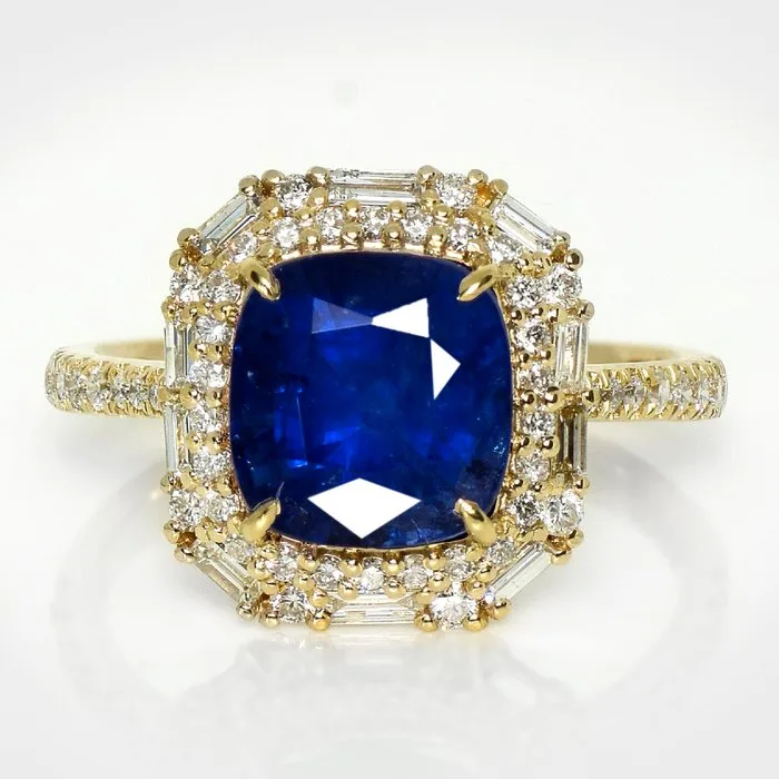 Ring - 14 kt. IGI 3.90 ct Deep Blue, Yellow gold - 4.54ct. tw. Sapphire - Diamond