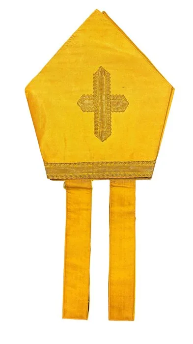 Episcopal mitre with a gold cross and gold braid. - Silk, Golden thread - 1900-1910