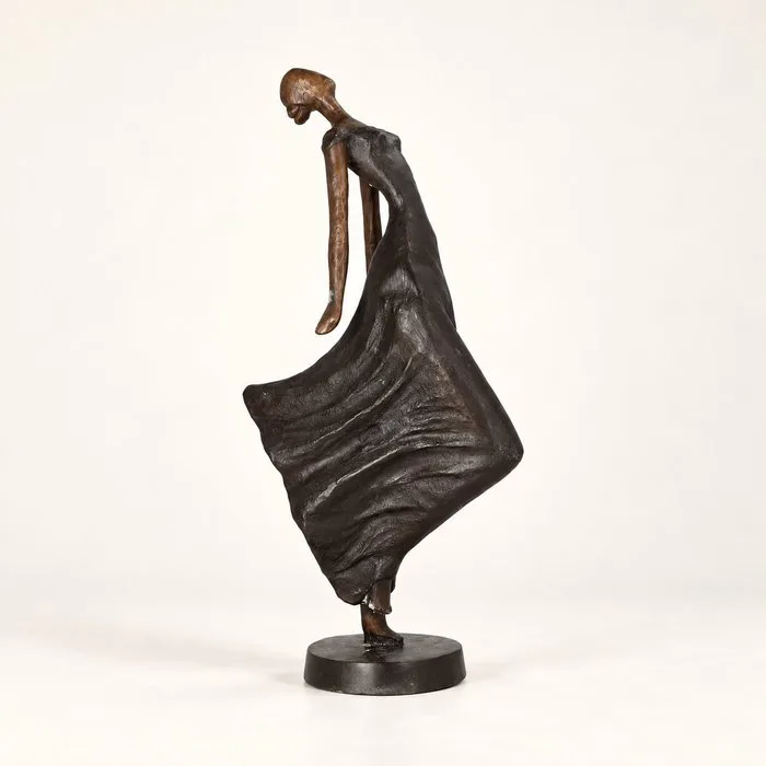 Sculpture, Modernist woman - 59 cm - Bronze