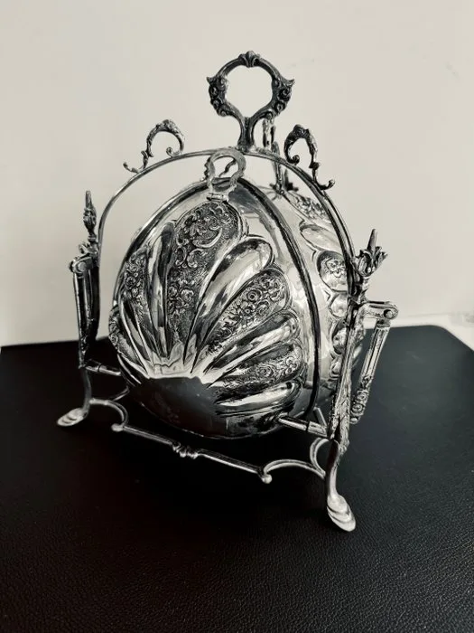 Dish -.800 silver - Pastry warmer, interior gilded