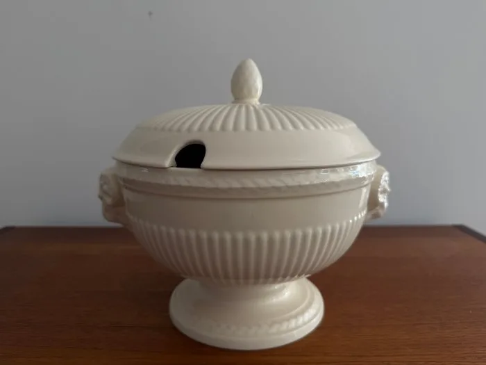 Wedgwood - Tureen - Edme - Porcelain - Soup terrine